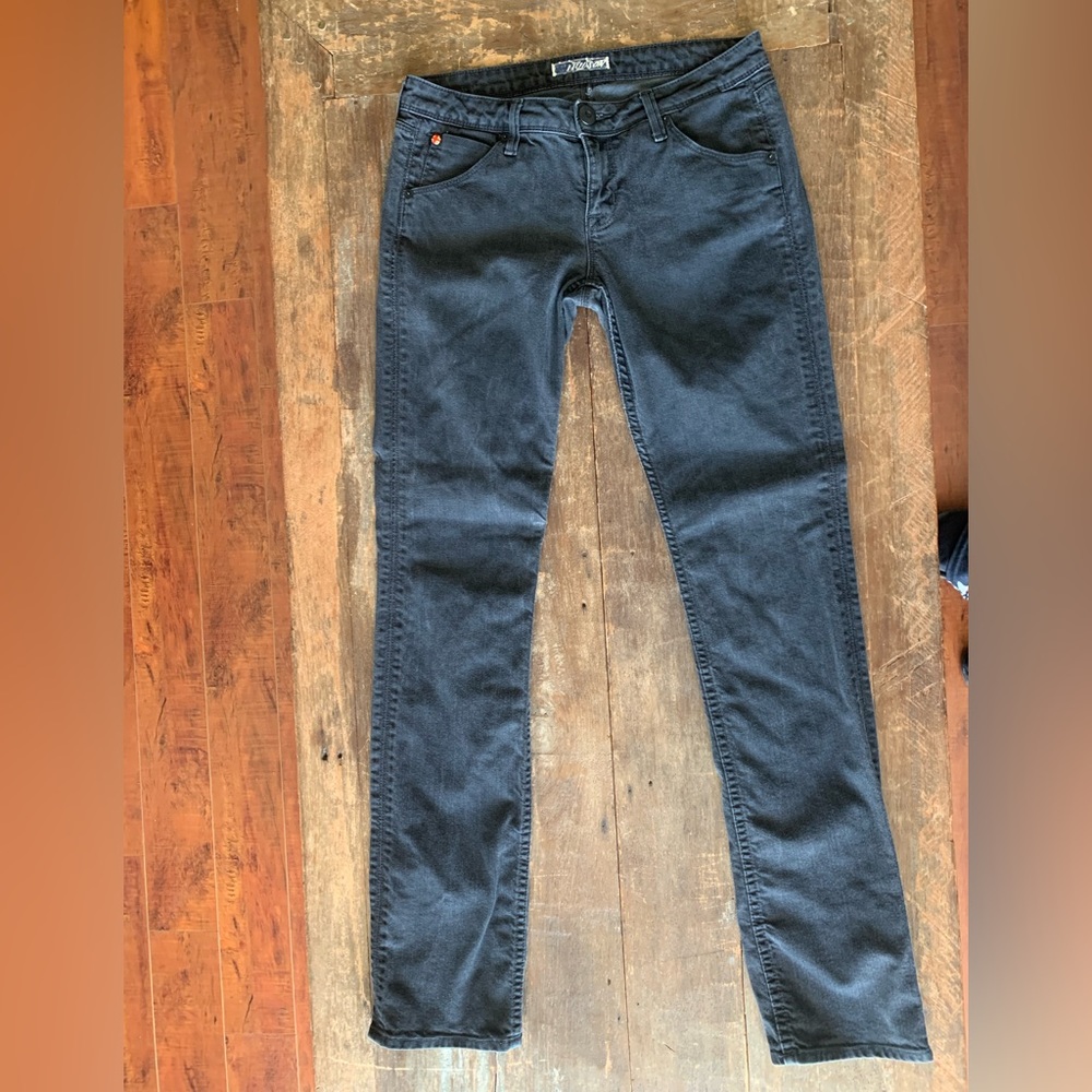 Hudson Jeans. Size: 28